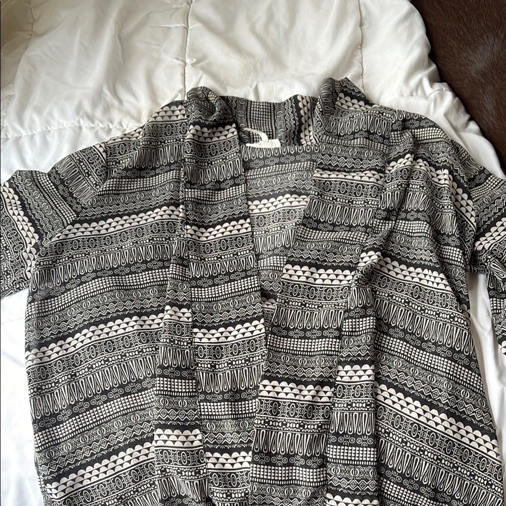 Chic Monochrome Patterned Cardigan
